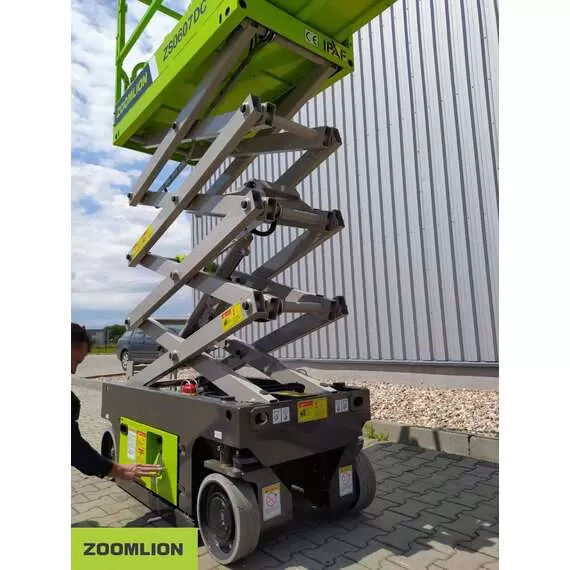 ZOOMLION ZS1012DC 350 кг 10 м Подъемник ножничный аккумуляторный в Нижнем Новгороде, Грузоподъемность: 350 кг, Высота подъема, м.: 10 м, Тип питания: аккумуляторные (DC), Напряжение: 12 В, Тип батареи: Кислотная, обслуживаемая купить по выгодной цене 100kwatt.ru